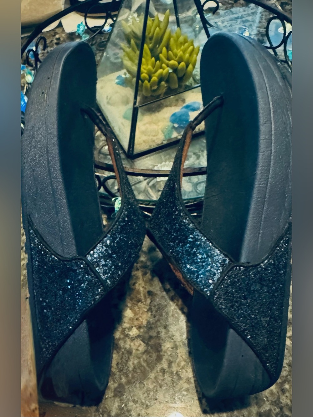 FitFlop Lulu Glitter Thong Wedge Sandals in Midnight Navy - Picture 7 of 8